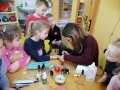 Zdjęcie: Borowiki poznają zawód kosmetyczki.